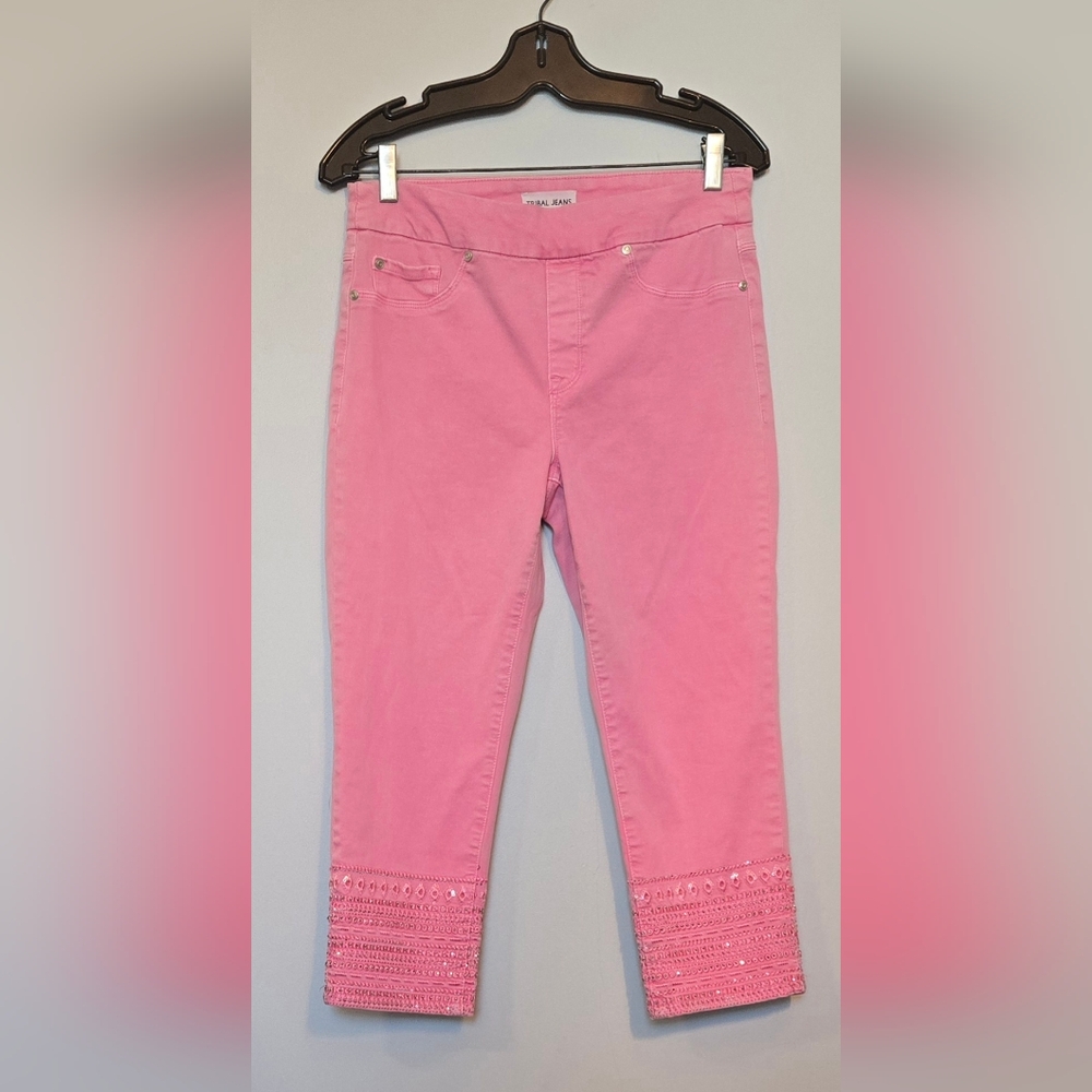 Tribal Pink Audrey Mid-Rise Capri with Bejeweled Hem size 8